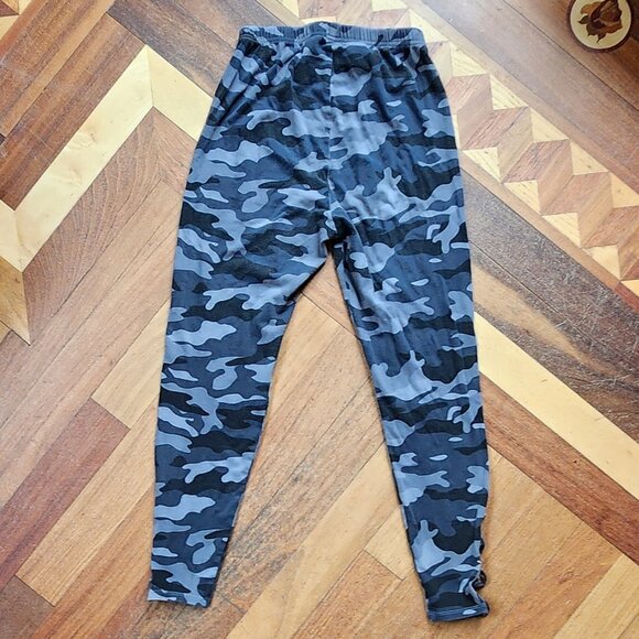 Old Navy Camo Fleece Athletic Pants Size Medium - Picture 13 of 13